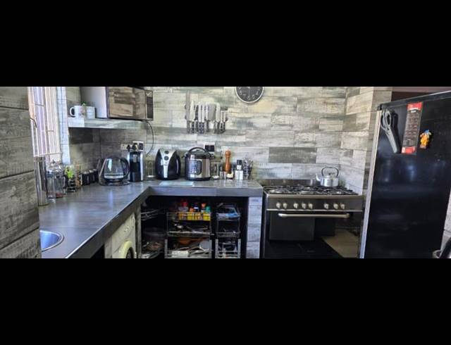 4 BEDROOM HOUSE FOR SALE IN MAYBERRY PARK